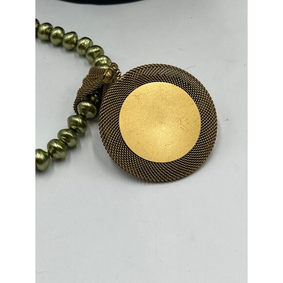 Sarah Cavendar Metalworks Vintage Faux Green Pearl Mesh Pendant Necklace - Picture 7 of 11